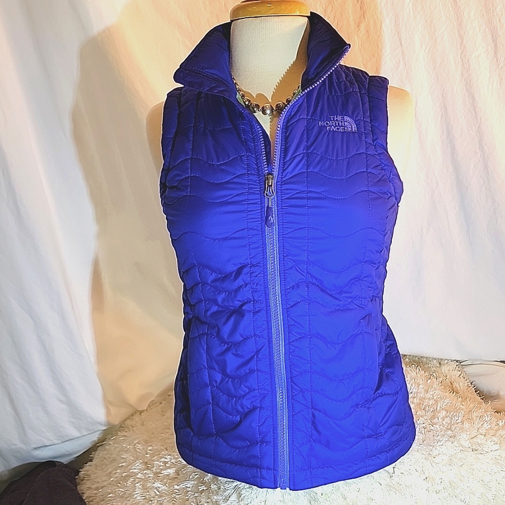 The North Face Lightweight Puffer Vest - Picture 1 of 8